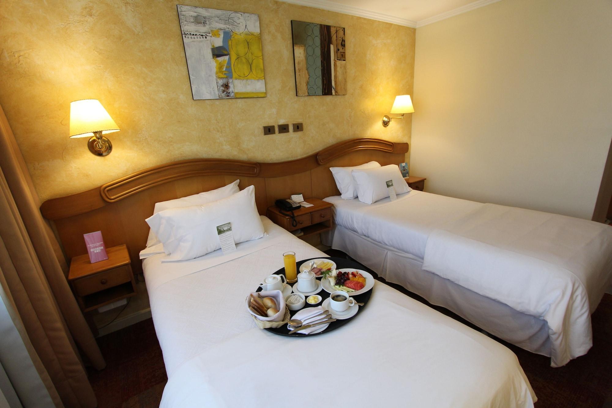 Hotel Torremayor Lyon Santiago del Cile Esterno foto