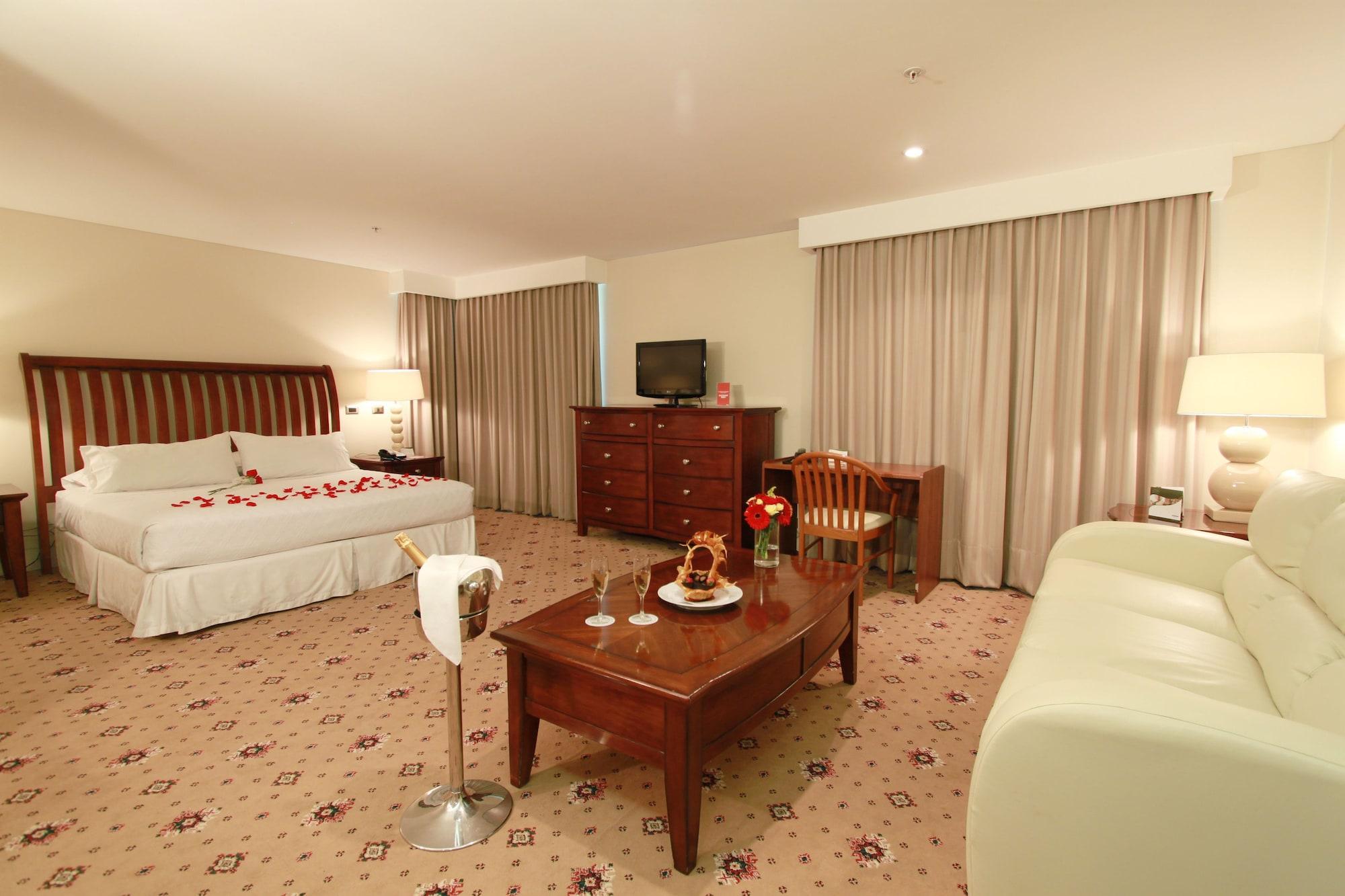 Hotel Torremayor Lyon Santiago del Cile Esterno foto