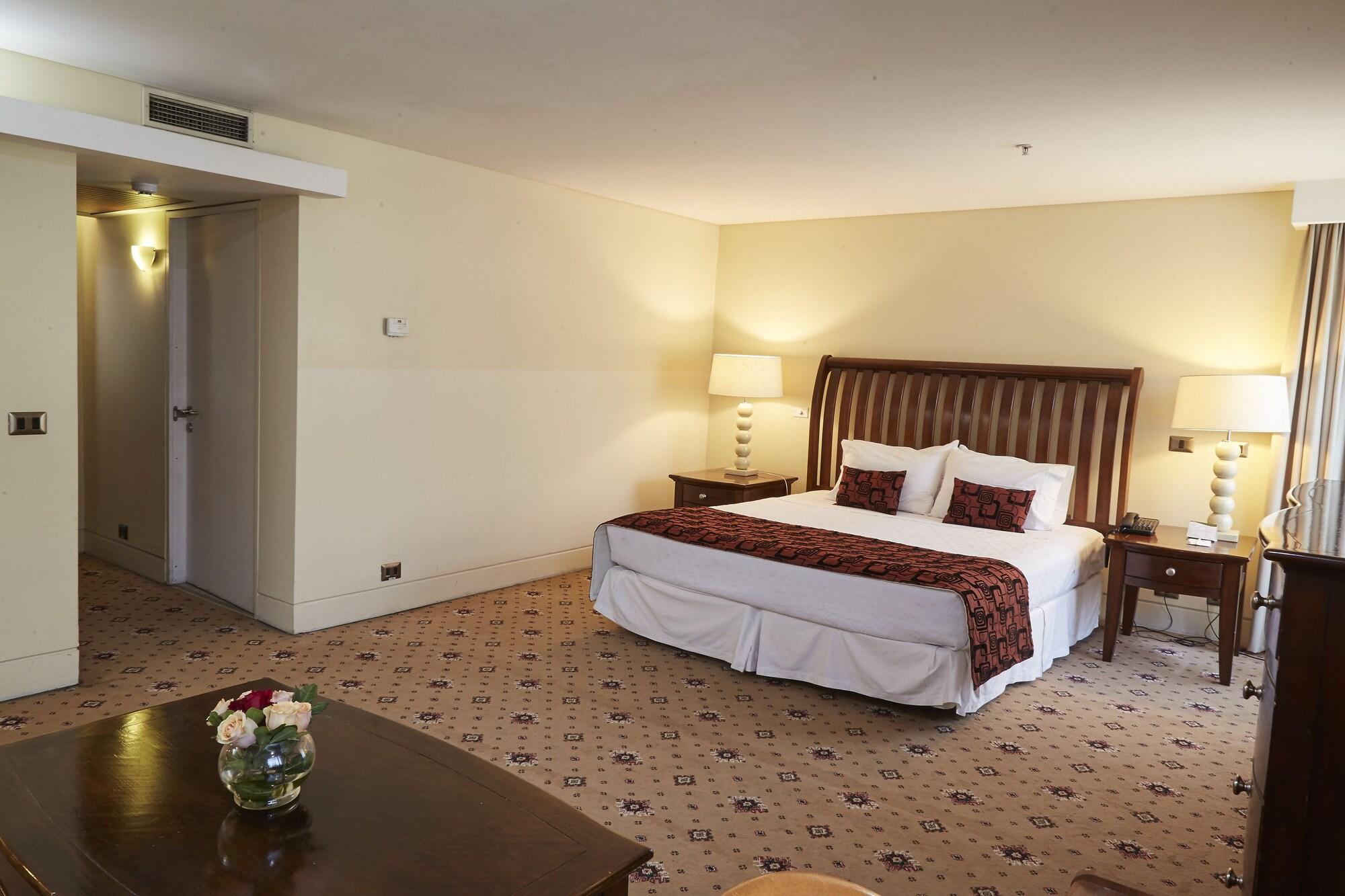 Hotel Torremayor Lyon Santiago del Cile Esterno foto
