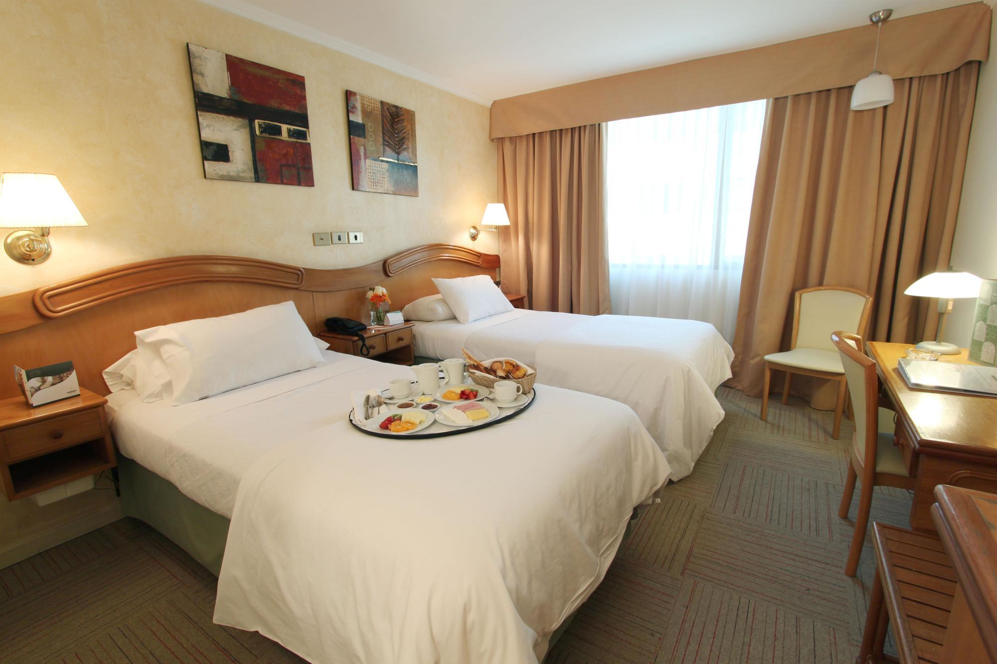 Hotel Torremayor Lyon Santiago del Cile Esterno foto